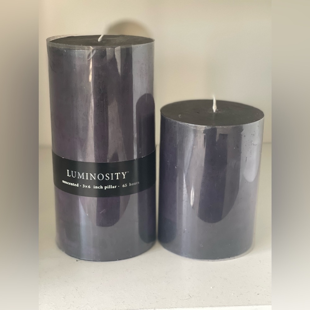 Set of two ZGallerie Pure black pillar candles(Unscented)